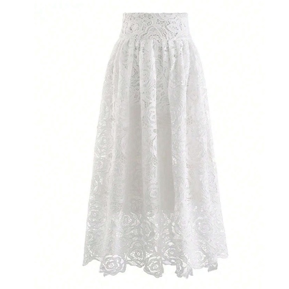 Classic white Floral lace Lined Flowy Maxi Skirt - Picture 2 of 5